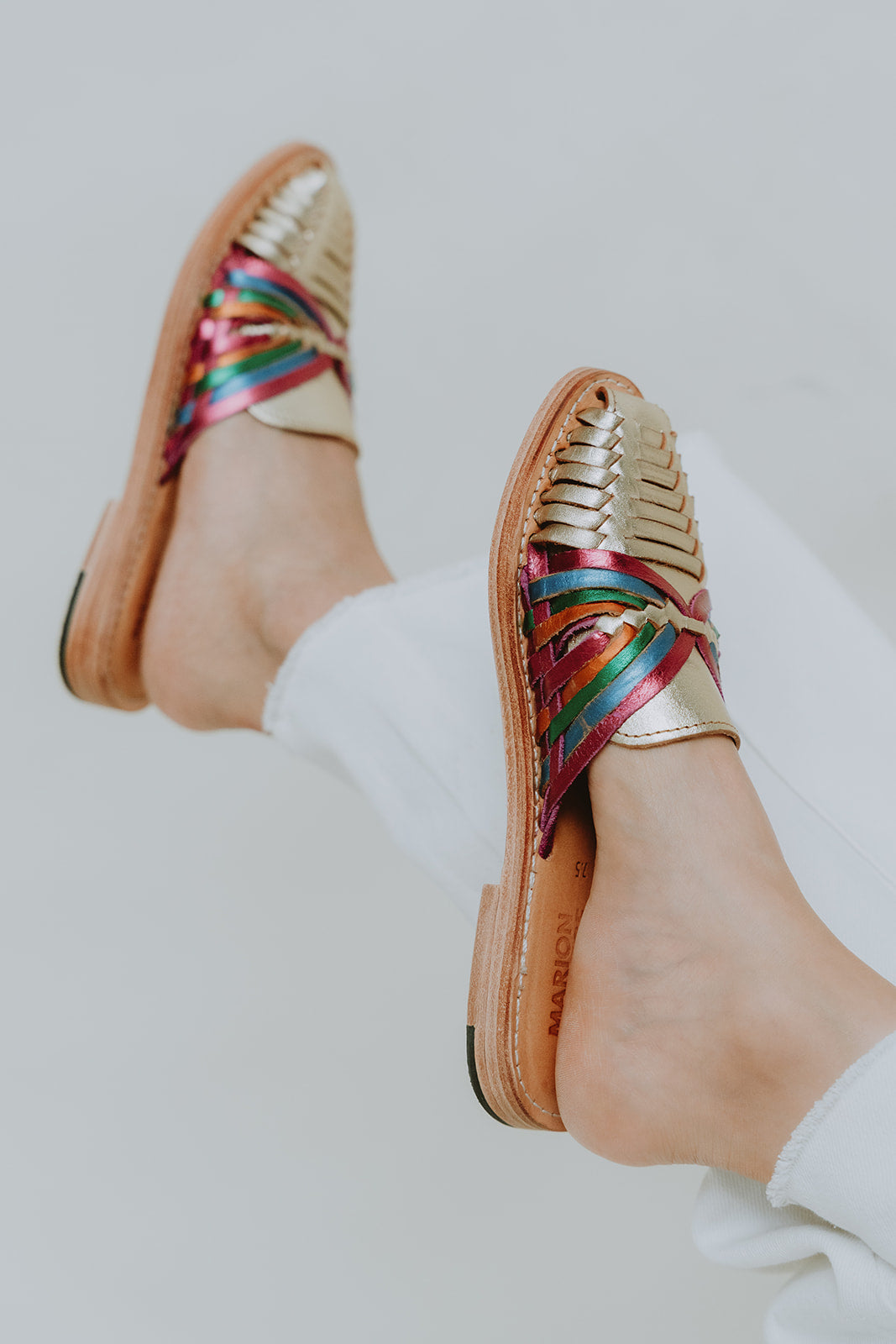 Mules Alma Arcoiris metálico